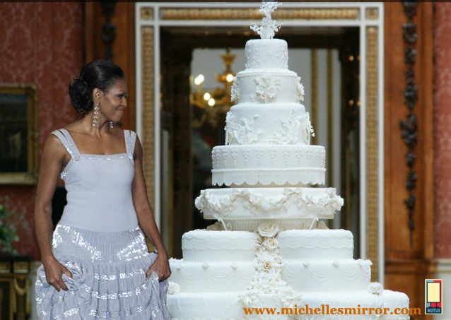 mo cake2 I think this wedding cake makes my butt look small