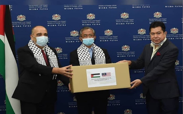 Viral TERKINI!!! Kedutaan hargai sumbangan PPE Malaysia kepada rakyat Palestin. Kedutaan Palestin di Malaysia menzahirkan penghargaan kepada kerajaan dan rakyat Malaysia atas sumbangan peralatan perlindungan diri (PPE) untuk diagihkan kepada rakyat Palestin di tengah-tengah penularan wabak COVID-19.