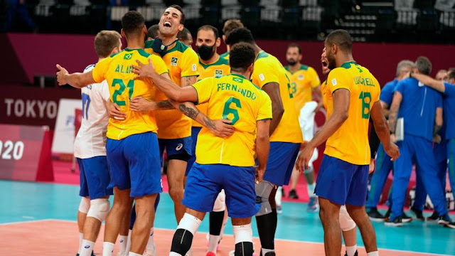 Vôlei masculino: Brasil leva susto, mas vira e bate Argentina em 5 sets