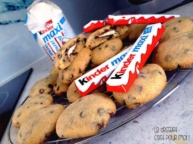 http://ledessertcestpourmoi.blogspot.com/2016/06/cookies-aux-barres-kinder.html