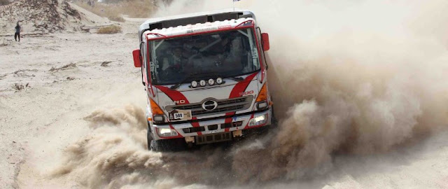 gambar truk hino RALLY 28