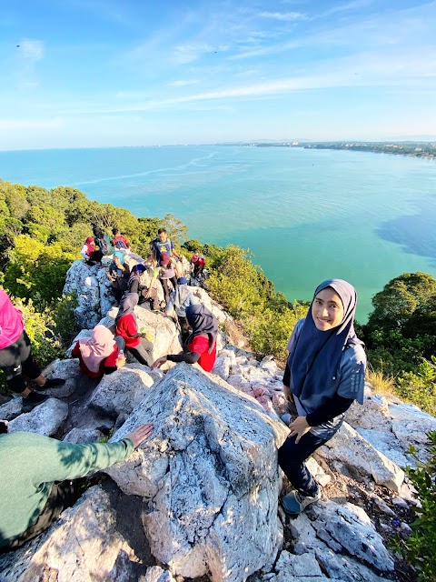 hiking bukit batu putih pd