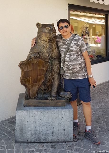 A statue of a bear outside the Gstaad station served as a reminder that we are now in the German-speaking section of the Canton of Bern.