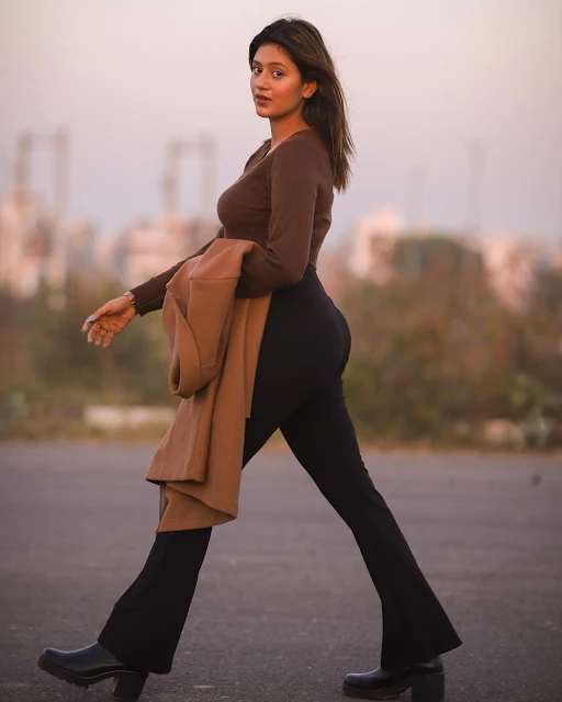 anjali arora bum