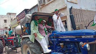 मथुरा: भारतीय किसान यूनियन ( टिकेत) के कार्यकर्त्ताओं व पदाधिकारियों ने निकाली ट्रैक्टर रैली