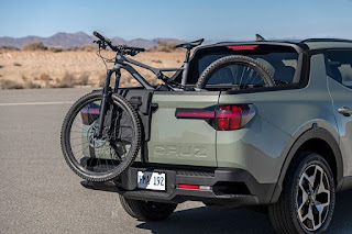 Hyundai Santa Cruz with mountain bike