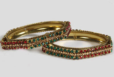 Beautiful Gold Bangles Designs 2012