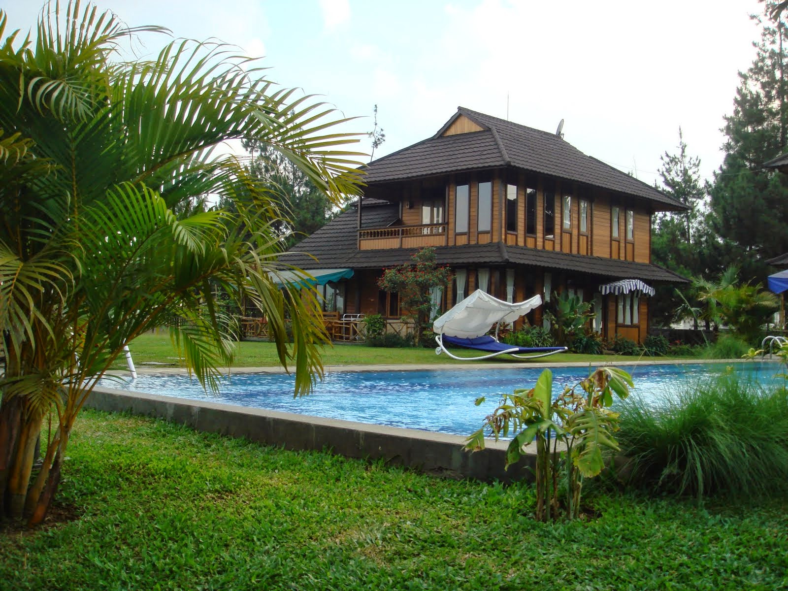 paket wisata flores