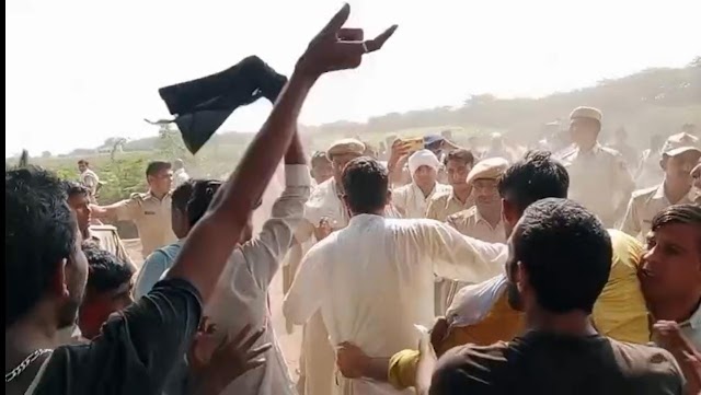  नासिर जुनैद के परिजनों से मिलने पहुंचीं राज्यमंत्री जाहिदा खान तो गया हंगामा