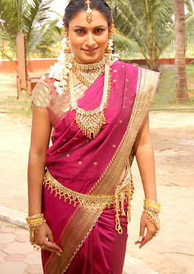 Malavika in Kanchipuram silk Saree