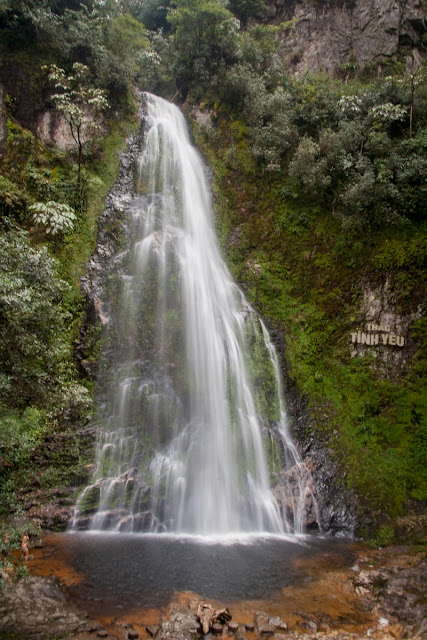 Traveling to Sapa and explore Love waterfall