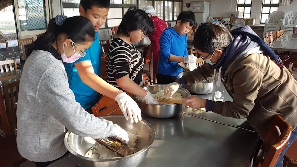 香田國小學生手作菜頭粿 迎接新年好彩頭