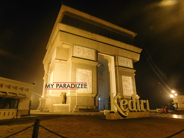 monumen simpang lima gumul