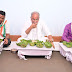 ग्राम पंचायत राजागांव में किसान मंगल राम मंडावी के घर प्रदेश के मुख्यमंत्री भूपेश बघेल स्वादिष्ट व्यंजनों का स्वाद लिया।