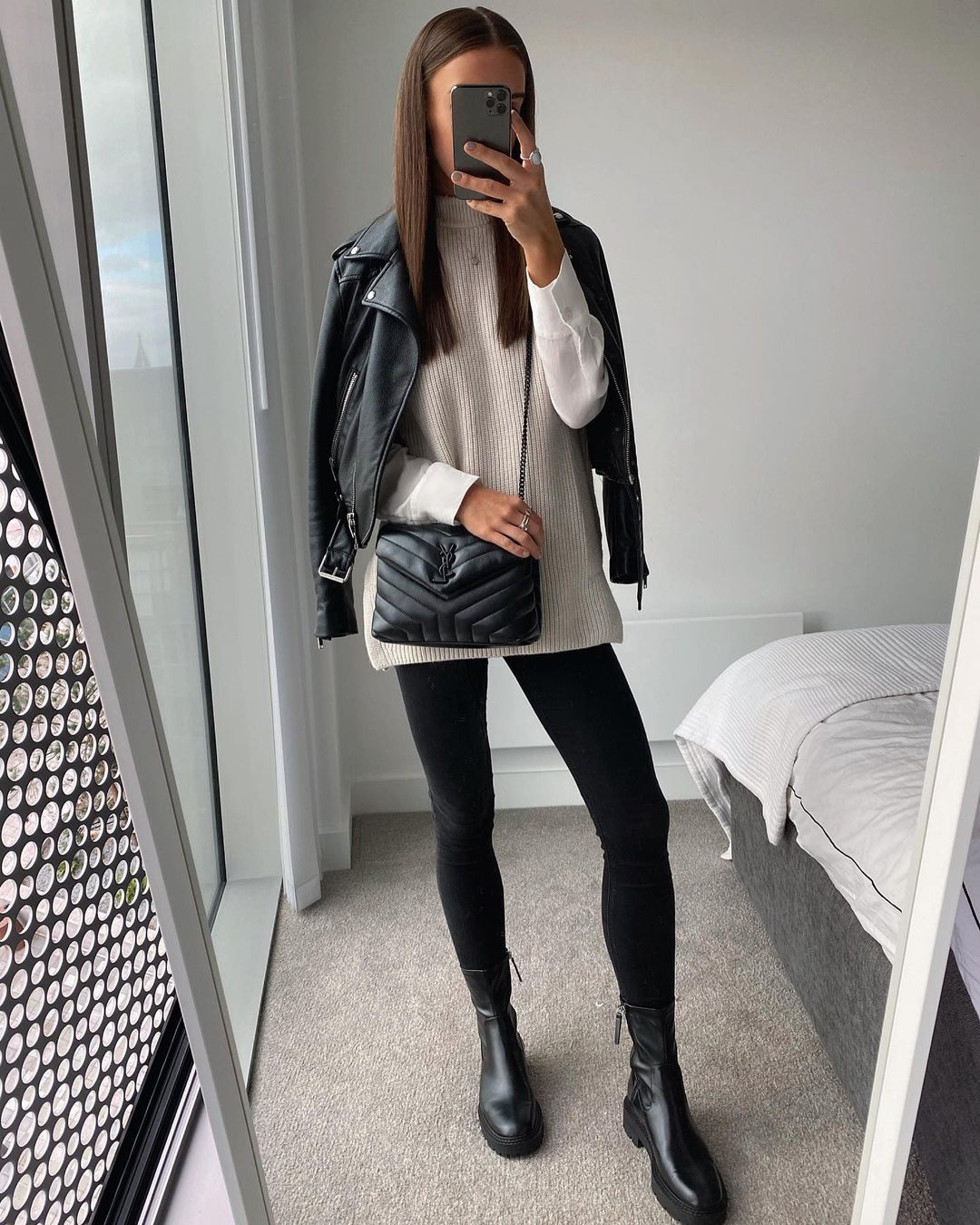 Black Leggings 44 Outfit Ideas For Women To Try Next Week 2020  Outfits  with leggings, Black leather leggings outfit, Leather leggings outfit