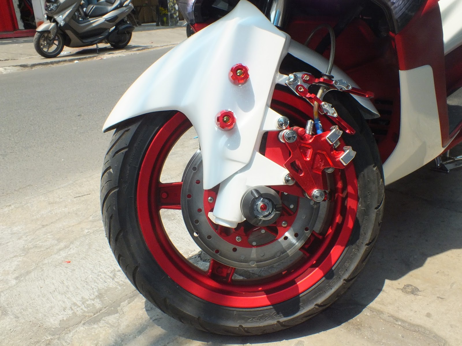 Ngecat MOTOR  YAMAHA NMAX CUSTOM PAINT Putih Mutiara 