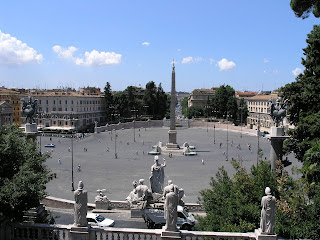 The circular layout of Piazza del Popolo is similar to that of Bernini's plan for St Peter's Square