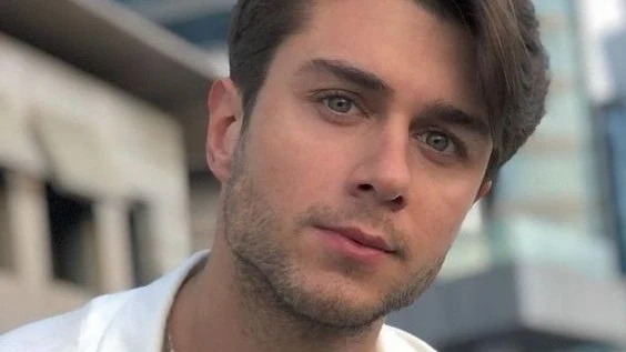Onur Seyit Yaran, who rose to fame with the TV series "Kardeşlerim," celebrated his 29th birthday today. In honor of his birthday, he made donations to the Animal Protection Association, the Tohum Autism Foundation, and KAÇUV, with the aim of making positive impacts in the lives of both humans and animals.