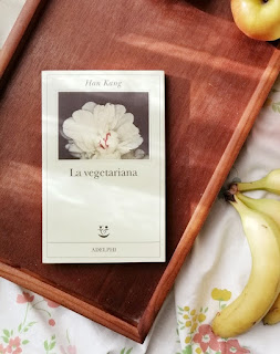 La vegetariana - Han Kang Recensione no-spoiler Felice con un libro