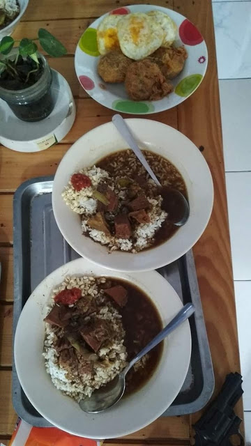 Kenikmatan Rawon Warket