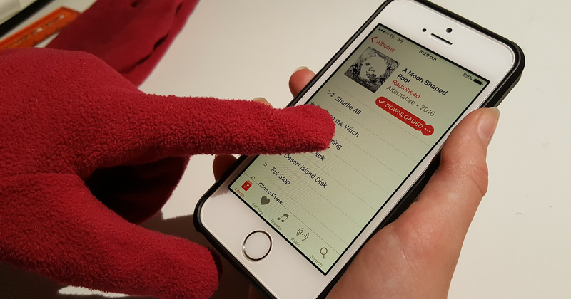  Cara  membuat  sarung  tangan bisa digunakan dengan touchscreen