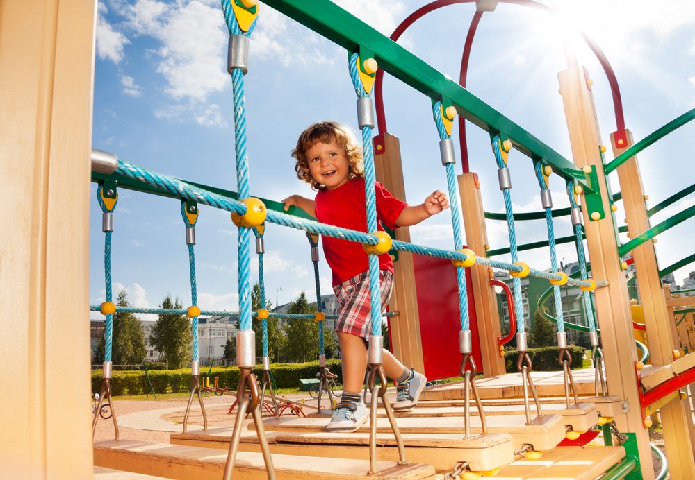 A finalidade dos parques de diversão vai além da diversão, o playground também auxilia no desempenho escolar!