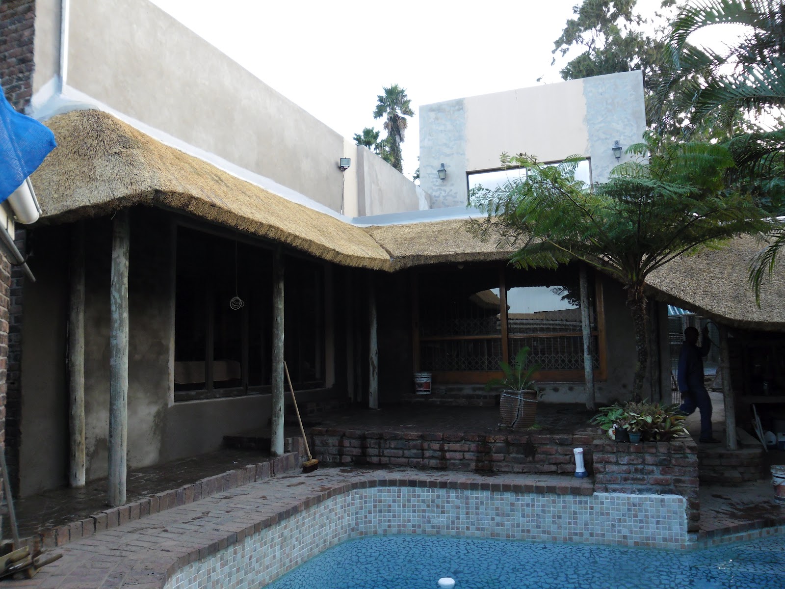 Thatch of the Day: Thatch Lapa, Braai & Outdoor Entertainment Area ...