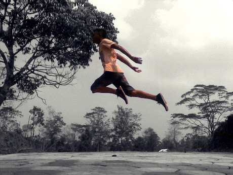 foto levitasi dengan kamera ponsel ini diambil dari levitasihore.net