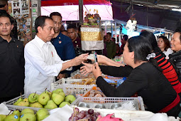 Tinjau Pasar Bulan di Gianyar, Jokowi Dorong Perbanyak Suplai Beras