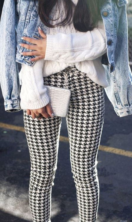 what to wear with a denim jacket : white sweater + skinny pants