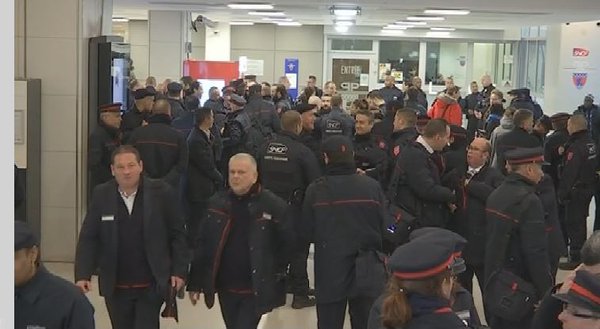 VIDEO - Gare du Nord: 350 contrôleurs mobilisés pour une vaste opération anti-fraude