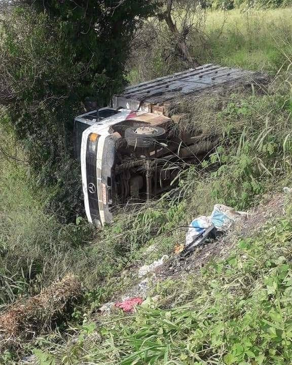 Colisão entre três veículos termina com a morte de uma mulher, em Tabuleiro