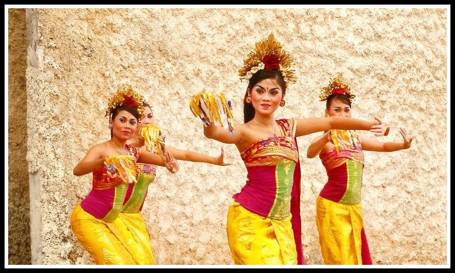 Traditional dance from Indonesian Februari 2022