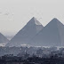Galeri: Jet Tempur Perancis Terbang di atas Piramida Besar di Mesir