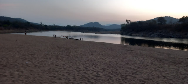 Sights from the beach on the Kaveri river