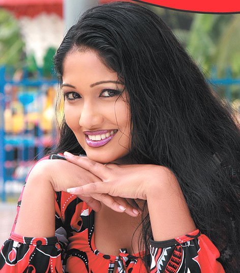 [srilanka_actress_Piyumi_Botheju_7.jpg]