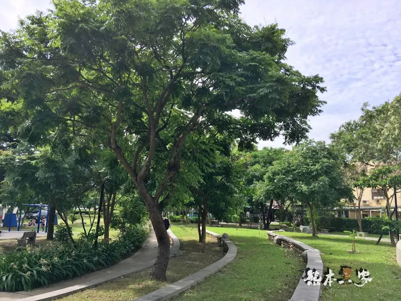 桃園南崁光明河濱公園天幕球場｜親子草地野餐音樂會｜還巧遇愛玩客吳鳳