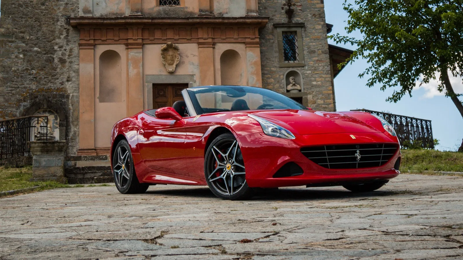 Đánh giá siêu xe Ferrari California T 2016