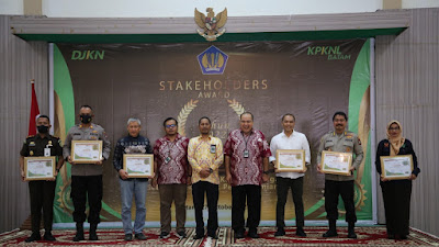 Empat Penghargaan Diterima BP Batam Dalam Ajang Stakeholder Award KPKNL 2022