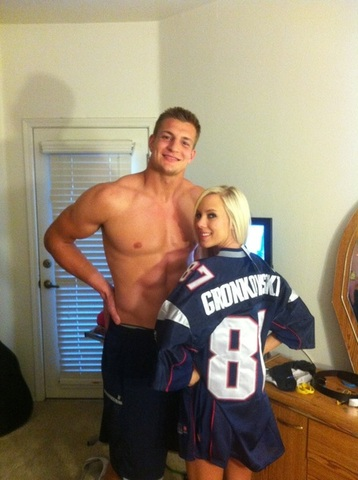 of Gronkowski and Porn star Bibi Jones have popped up over the Internet