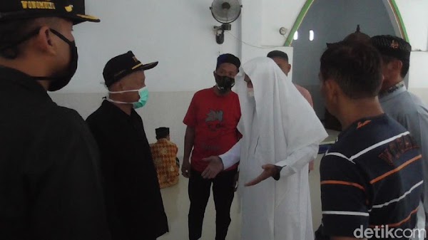Bubarkan Jemaah Hendak Shalat Jumat di Polman, Petugas dan Warga Adu Mulut