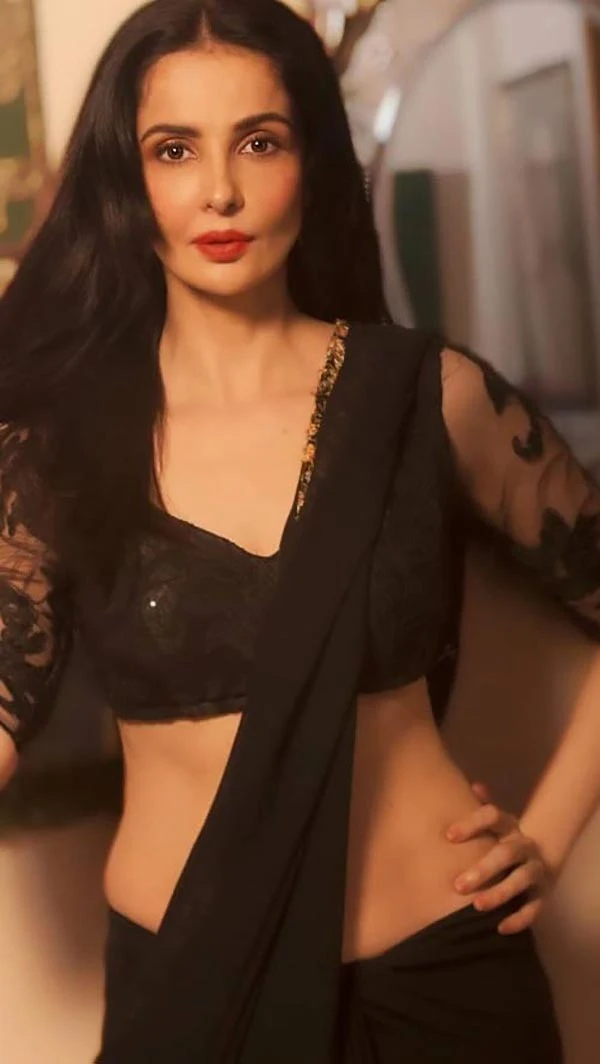 Rukhsar Rehman hot saree indian actress