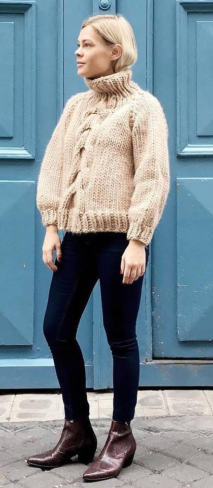 fall basics: knit + skinny jeans + boots