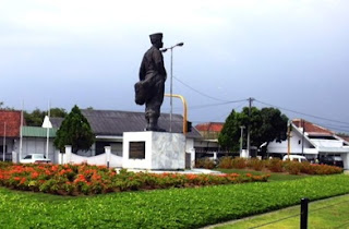 Monumen Husein Sastranegara Bandung