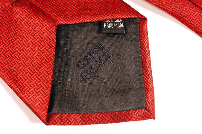 fake tie content tag detail