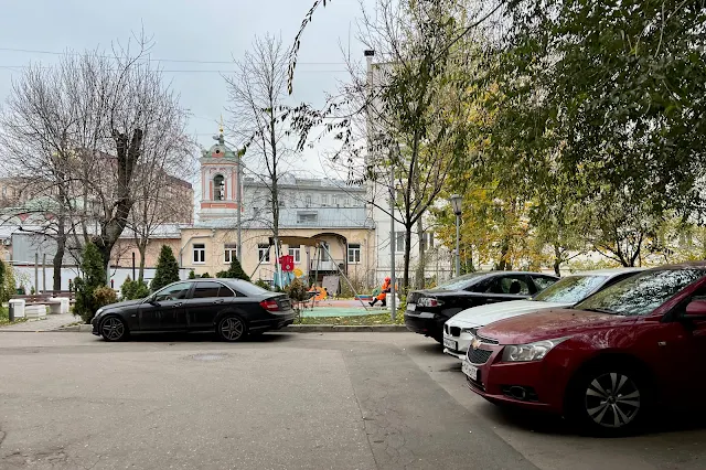 Вознесенский переулок, дворы