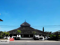 Menelusuri Jejak Masjid Agung Demak