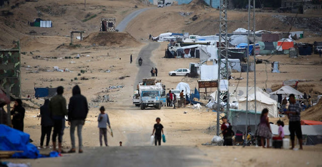 Israeli tanks push into Gaza’s Rafah, as displaced civilians flee again