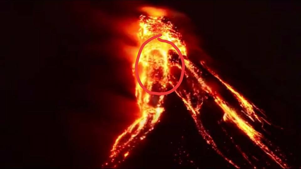 A maiden seems to appear Mayon Volcano A maiden seems to appear Mayon Volcano