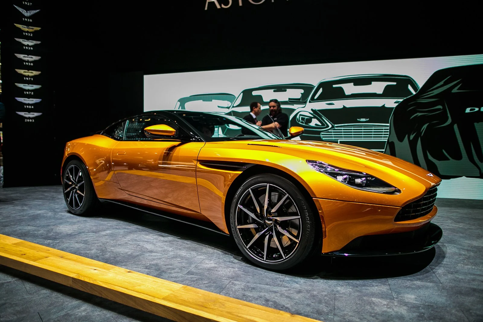 Mãn nhãn với dàn siêu xe hội tụ tại Geneva Motor Show 2016